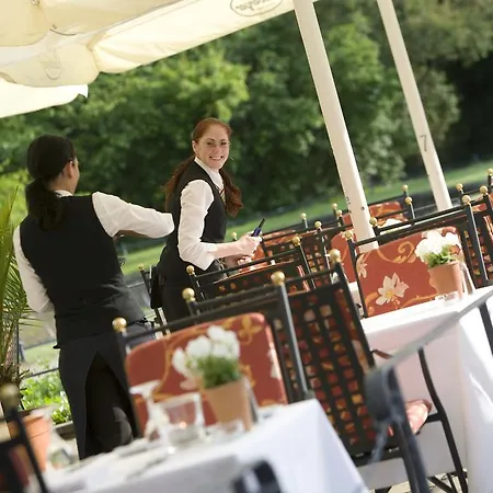 Schloss Pillnitz 4*