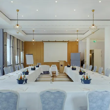 Hotel Schloss Pillnitz 4*
